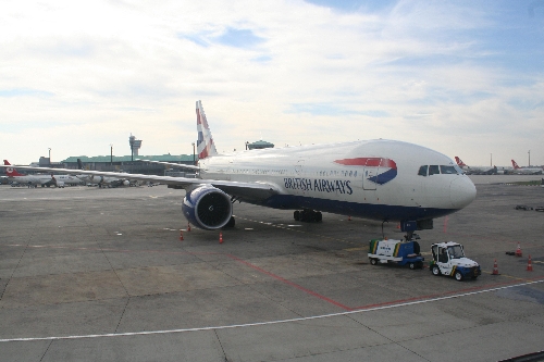 British uçağı acil iniş yaptı