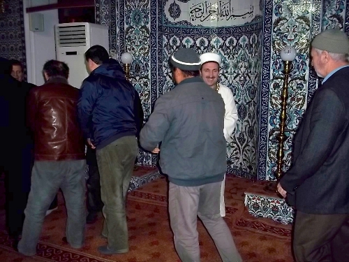 Bu camide her cuma sabahı bayramlaşılıp kahvaltı ediliyor