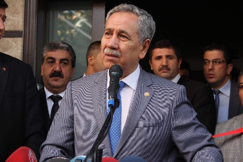 Bülent Arınç: Bir alçaklıkla karşı karşıyayız, yılanın başını ezeceğiz