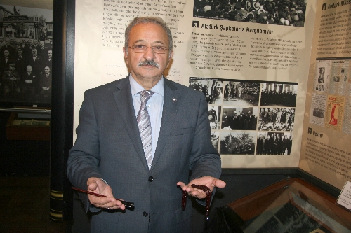 Bursa'da Atatürk'ün kullandığı kehribar tespih ve ağızlık görücüye çıktı