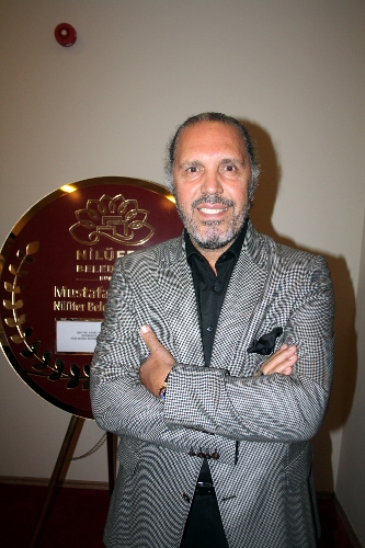 Bursa'da Sanat Akademisi açan Fatih Erkoç, yeni yetenekler keşfedecek