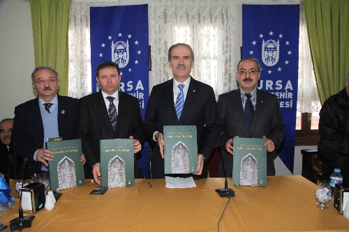 Bursa'nın tarihi mezar taşlarınn kitabı çıktı