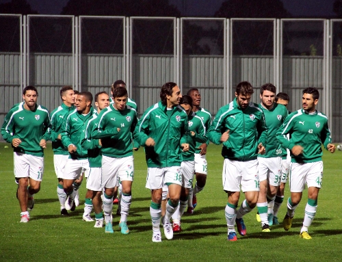Bursaspor, Beşiktaş'ı yenerek çıkışa geçmek istiyor