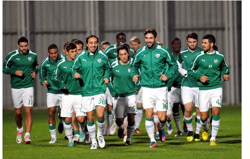Bursaspor Pinto'suz İstanbul'a gitti