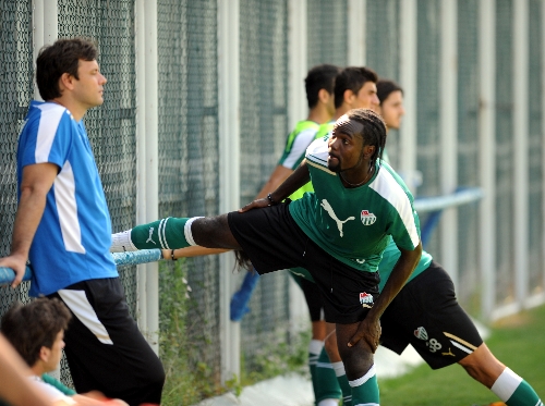 Bursaspor, Tagoe'yi kiralık verdi