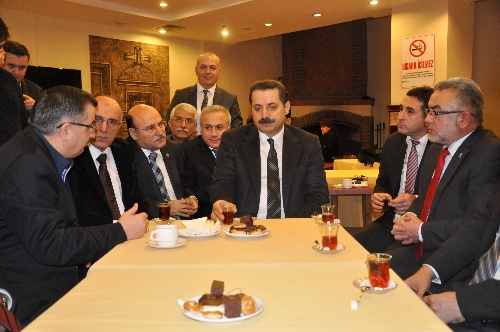 Çalıştayın gündemi 'kamuda başörtüsü yasağı' oldu