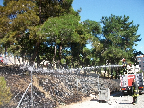 Çanakkale'de askeri alanda ot yangını çıktı