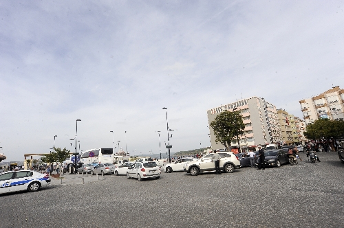 Çanakkale'de feribot kuyruğu başladı