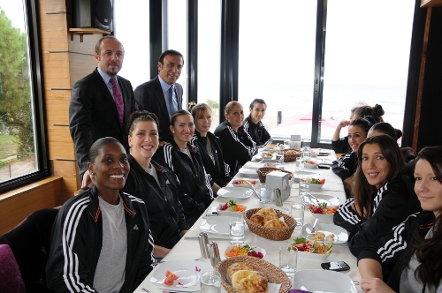 Canik Belediyespor Kadın Basketbol Takımı kamuoyuna tanıtıldı