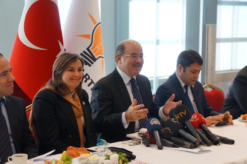 Çelik: Fethullah Gülen'in çağrısının benzeriyle Güney Afrika'ya barış geldi