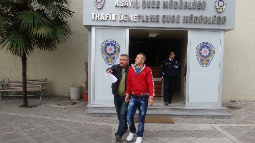 Cezaevi firarisi iddia oynarken yakalandı