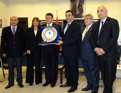 CHP Genel Başkan Yardıccısı Toprak: Türk sanayicisinin menfaatineyse katkı veririz