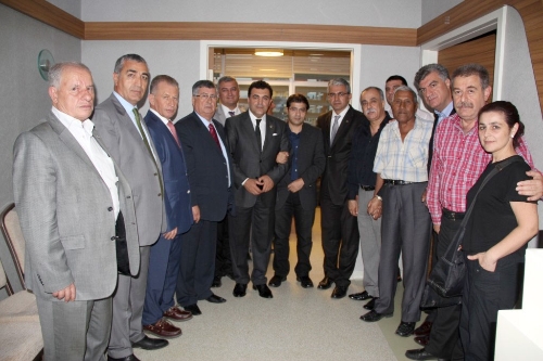 CHP Genel Başkan Yardımcısı Adnan Keskin, Neşet Ertaş'ı ziyaret etti