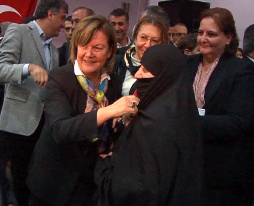 CHP ikinci çarşaf açılımını İzmir'de yaptı