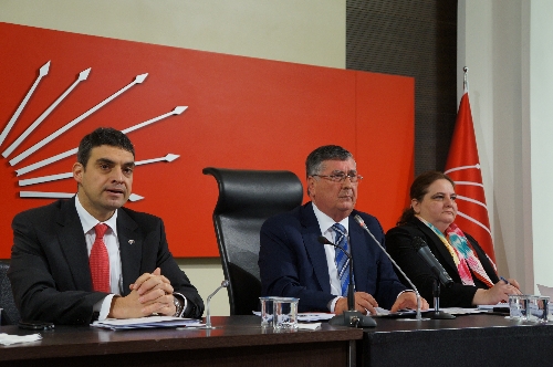 CHP'li Adnan Keskin: Demokrasi defolu bir mala dönüştü, hurdaya çıktı
