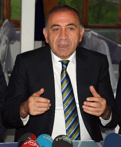 CHP'li Gürsel Tekin: Amaç, Başbakan'ı Çankaya'ya nasıl çıkartabiliriz
