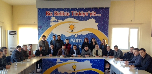 CHP'li İnce'yi protesto eden üniversite öğrencisine AK Parti'den destek