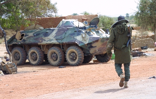 Cihan, Mali'de enkaz yığınına dönen Konna'da (Özel)