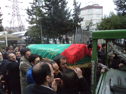 Cinayete kurban giden genç kız toprağa verildi