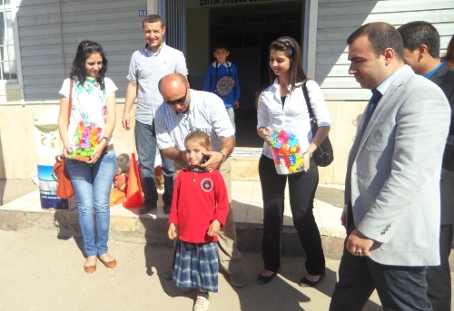 Cizre Emniyet Müdürlüğü yetkililerinden köy okuluna ziyaret