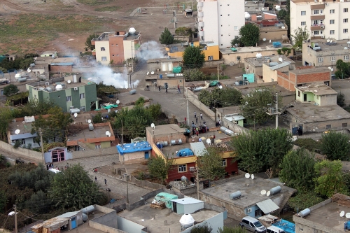 Cizre'de izinsiz gösteriye polis müdahale etti