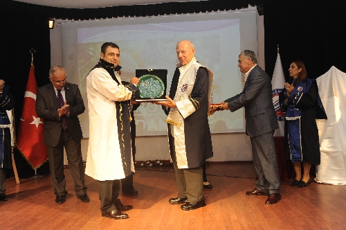 ÇOMÜ Prof. Dr. Dankoff'a fahri doktora unvanı verdi