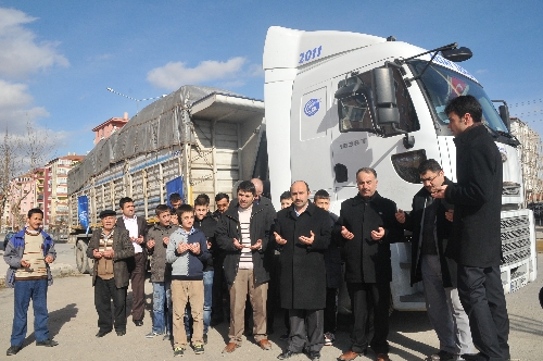Çorum Kimse Yok Mu Suriye halkı için 2 tır yardım gönderdi