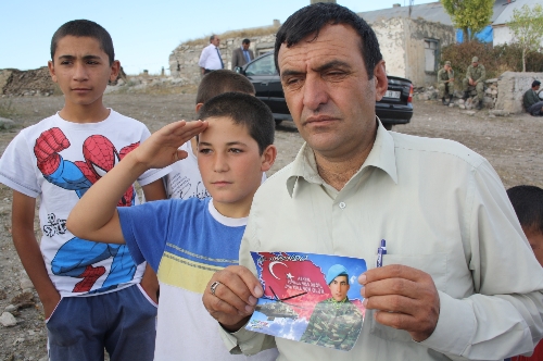 Çukurca şehidinin dayısı: Acımız büyük, bu ateşe su serpilsin