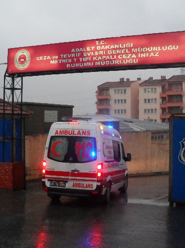 Cumhurbaşkanı Gül'ün affettiği mahkumlar tahliye edildi