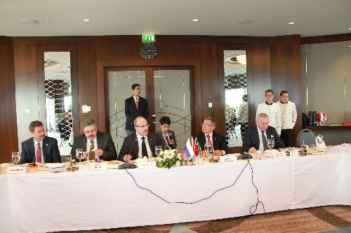 Cumhurbaşkanı Minnihanov, Türk işadamlarını Tataristan'a yatırıma çağırdı