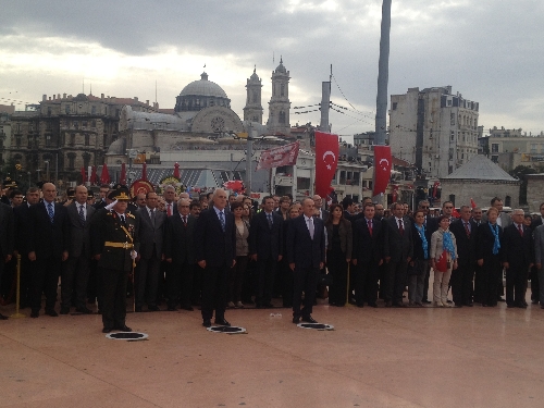 Cumhuriyet Bayramı kutlamaları Taksim'de başladı