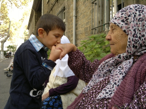 Darülaceze'de bayram mutluluğu
