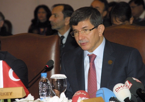 Davutoğlu, D-8 zirvesi dışişleri bakanları toplantısına katıldı