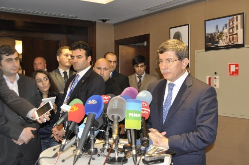 Davutoğlu: Hocalı havalimanın açılması çözüme zarar verir