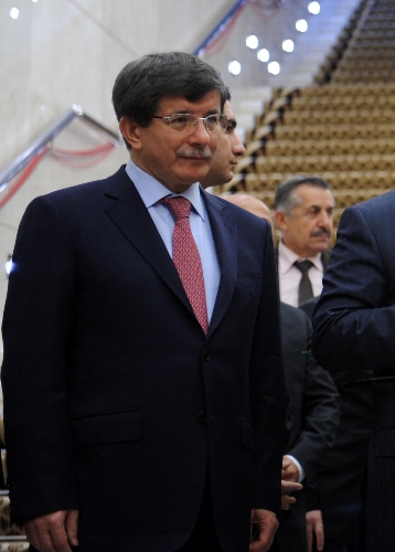 Davutoğlu, Suriye'de 4 Türk pilotunun esir edildiği iddialarını yalanladı