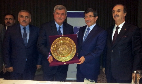 Davutoğlu, Türk Dünyası Belediyeler Birliği ile bir araya geldi