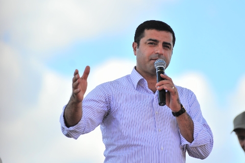 Demirtaş: Dokunulmazlığı kaldırmayan namerttir