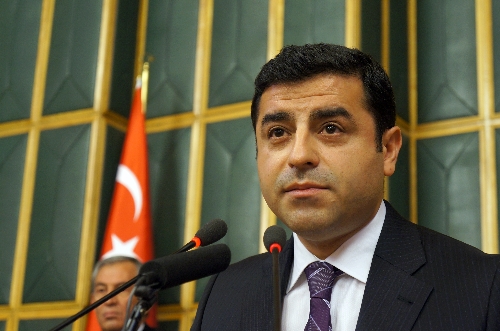 Demirtaş: İmralı sistemi ortadan kaldırılmalıdır