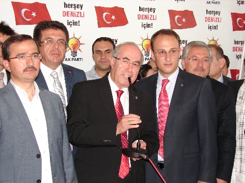 Denizli eski Belediye Başkanı Aygören AK Parti'ye katıldı