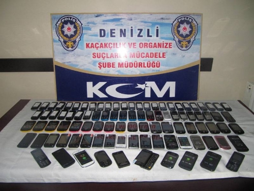 Denizli'de 95 adet kaçak cep telefonu ele geçirildi