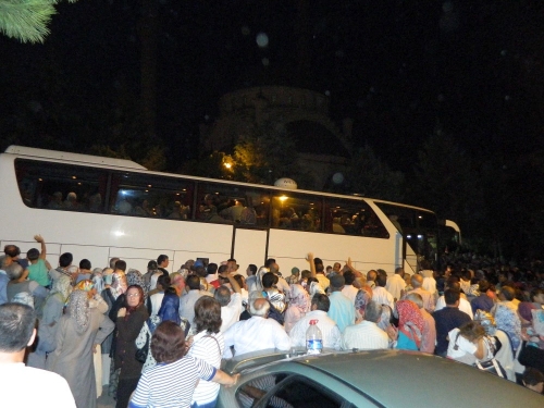 Denizli'den ilk hac kafilesi dualarla uğurlandı