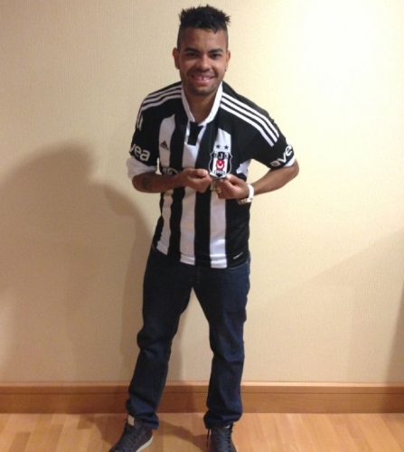 Dentinho Beşiktaş forması giydi