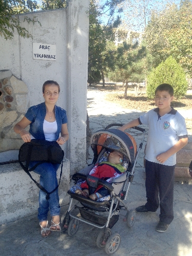 Depremi hisseden veliler okullara koştu