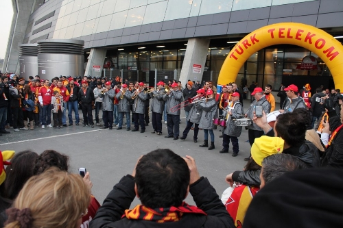 Derbi coşkusu Türk Telekom Arena'dan sokaklara taşacak