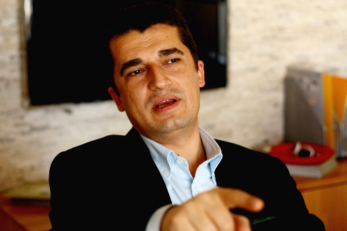 DES: Akademisyenlere kıyafet dayatmak faşist anlayışın tezahürüdür
