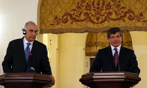 Dışişleri Bakanı Davutoğlu: NATO'dan Patriot füzesi talebimiz olmadı