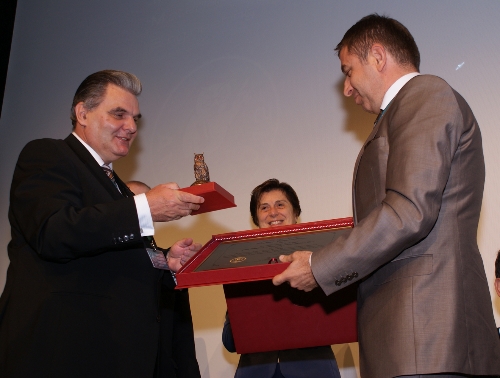 Doç. Dr. Meran'a Polonya'dan Altın Baykuş ödülü