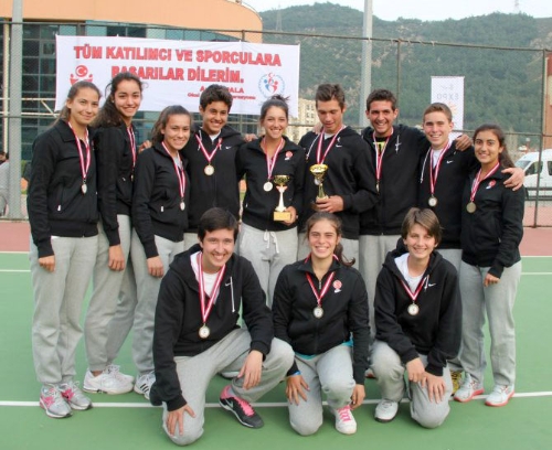 Dünya Tenis Şampiyonası'na istek takımları gidiyor