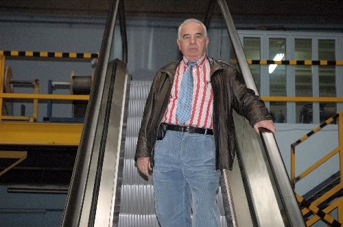 Dünyaya yürüyen merdiven satıyor, Türkiye'de 'yerli' diye ilgi görmüyor (Özel)