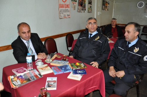 Dursunbey'de 'Her Kahvehane Bir Kütüphane' projesi başlatıldı